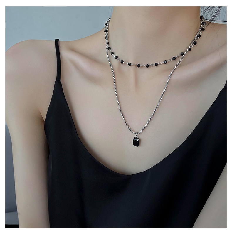 Kalung Rantai Ganda Hias Kristal Berlian Warna Hitam Gaya Retro