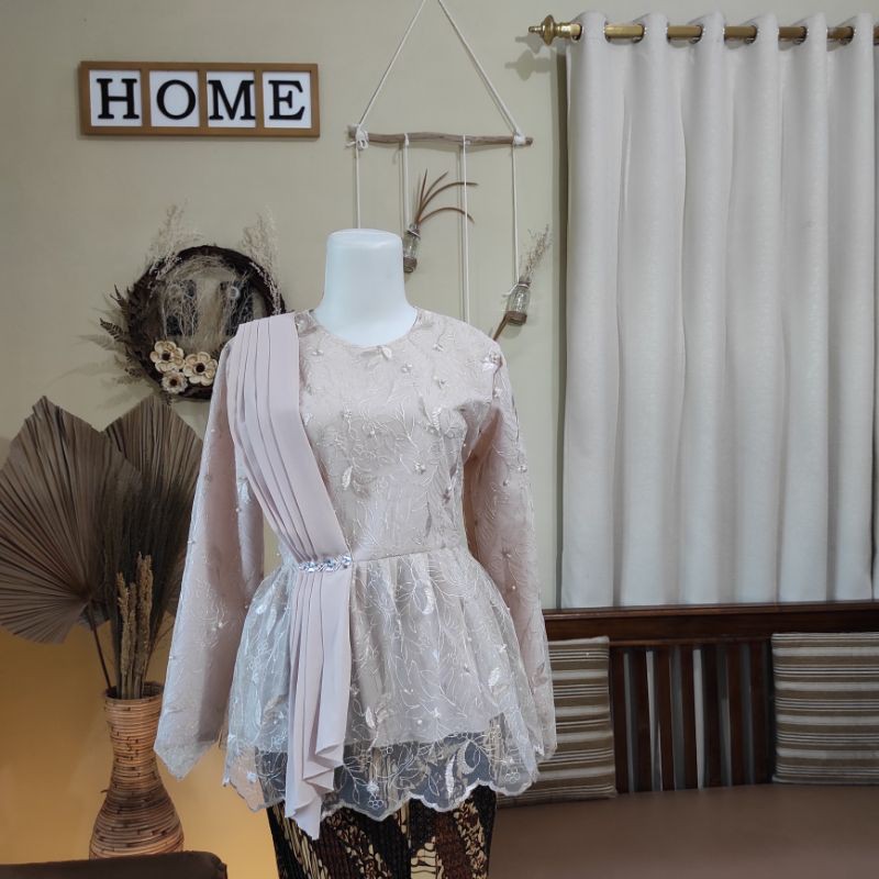 KEBAYA SELENDANG LAMARAN, WISUDA, DOMAS, BRIDESMAID (ATASAN SAJA)-Krem motif 2
