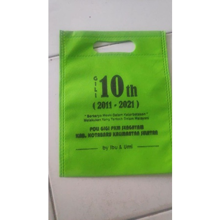 

Tas Spunbond tanpa tali uk 20 x 26 /goodiebag