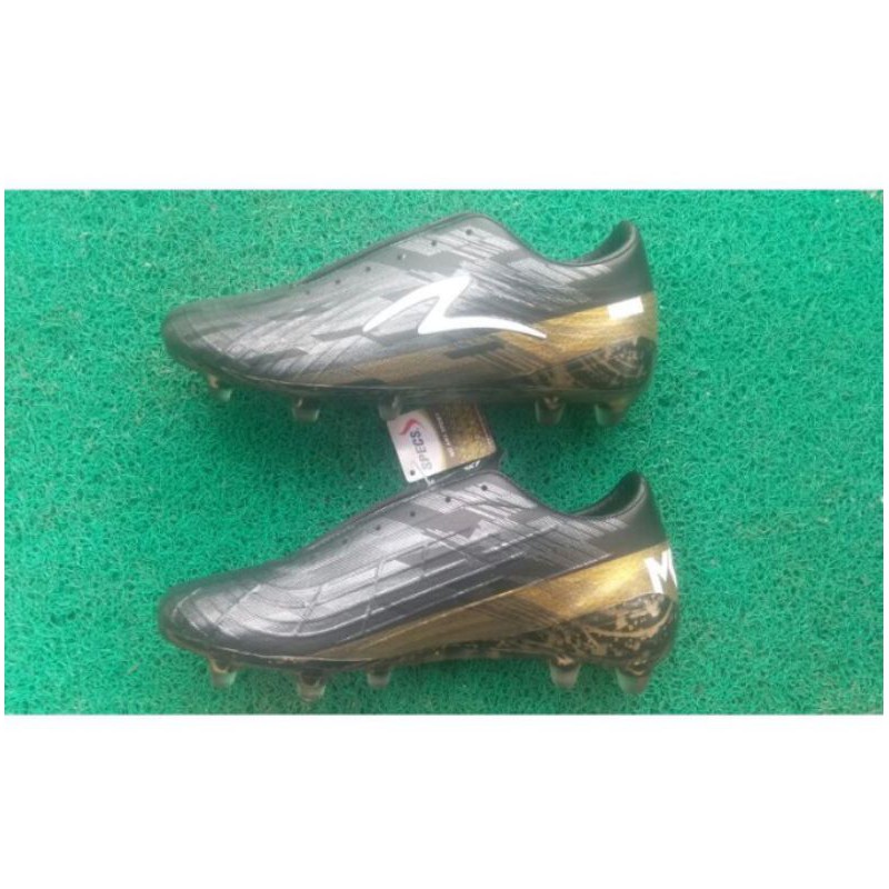 sepatu bola mark klok