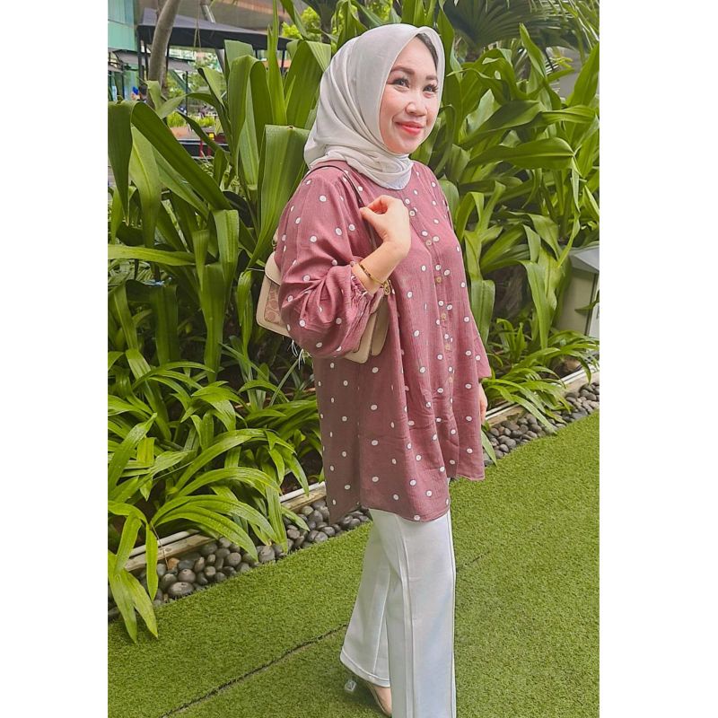 Yuki brown KEMEJA POLKADOT BAHAN KATUN CRINKLE PREMIUM MURAH DAN NYAMAN (DEFECT SALE)