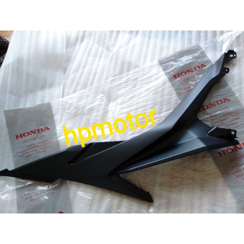 SAMBUNGAN BODY CBR150 CBR150R HITAM DOFF COVER TENGAH CBR CBR150 R FACELIFT HITAM DOFF ORIGINAL