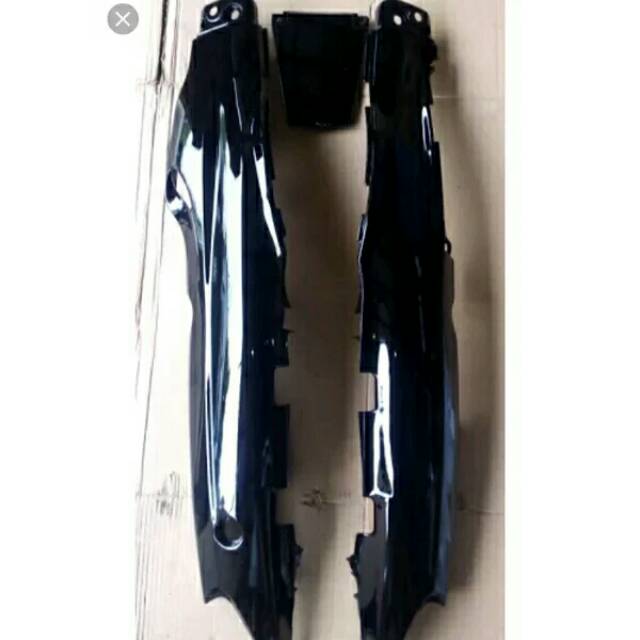 Cover body vega r lama hitam