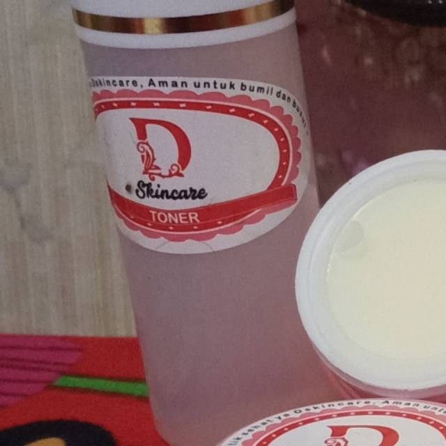 dSkincare Toner glowing