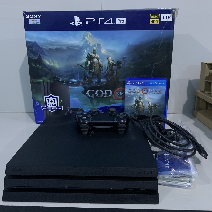 PS4 Playstation 4 PRO 1TB CUH 7106B Like New
