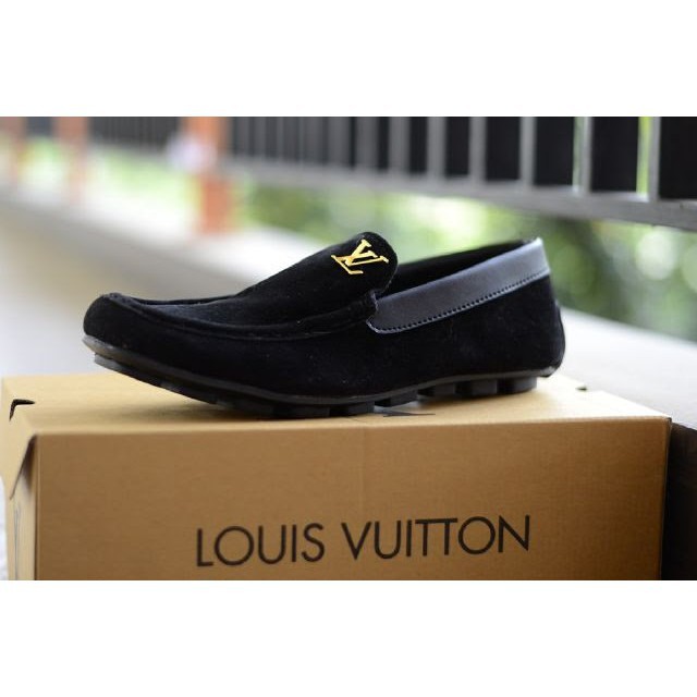 001 POMO SEPATU SLIP ON PRIA LV LOUIS VITTON CASUAL FORMAL SUEDE TERLARISS