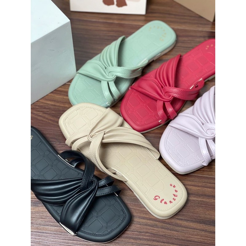 NIKITA SANDAL