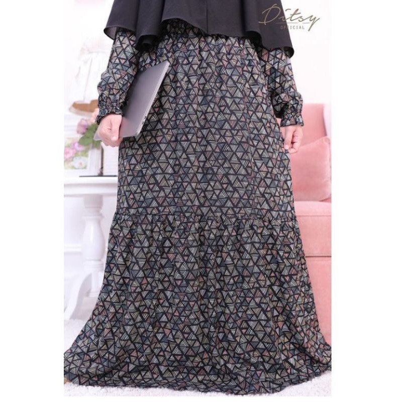 triangle jetblack ditsy 2021