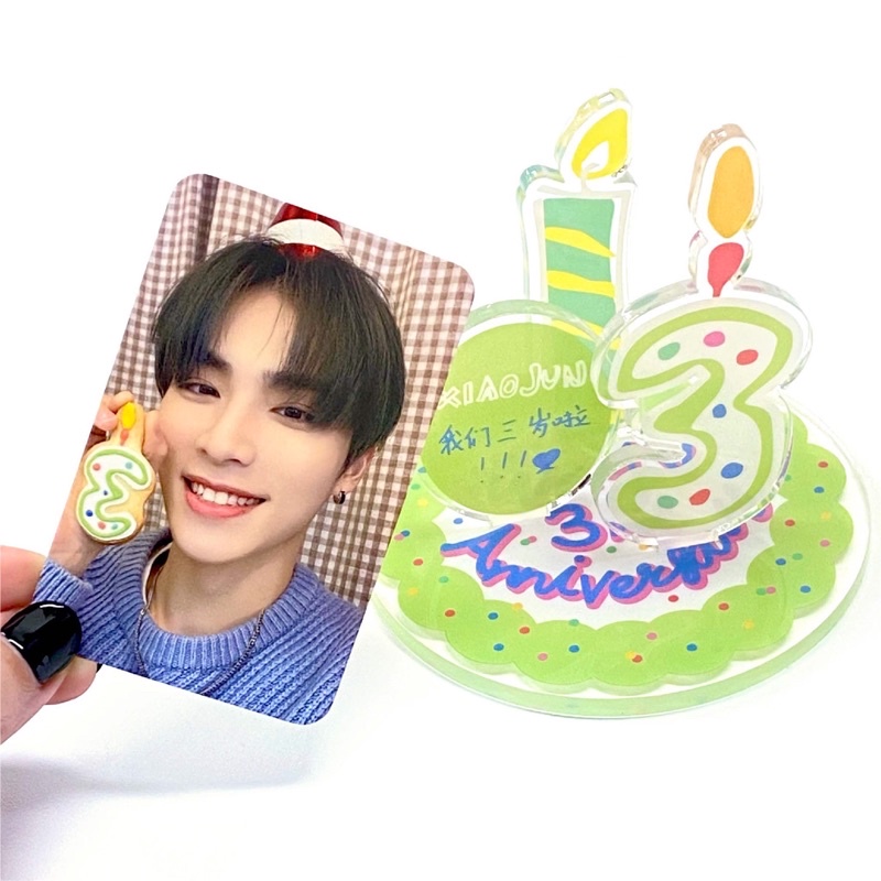 baca deskripsi  WAYV ANNIVERSARY MD ACRYLIC AR PHOTOCARD LUCKY CARD NECKLACE T-SHIRT TATTOO OFFICIAL