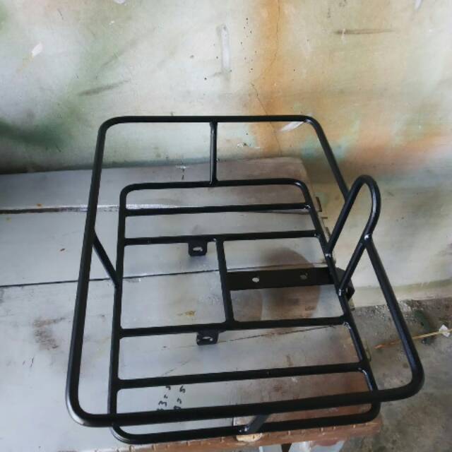 Front rak sepeda.  Pannier sepeda.  Keranjang sepeda