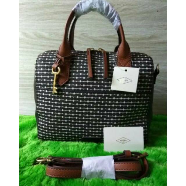 Tas Fossil Fiona Satchel Black Stripe vvgc like new. Ori No Fake/Kw. --SOLD--🙏