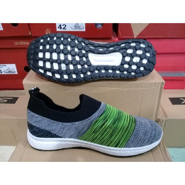 BURSA Sepatu Spark Casual