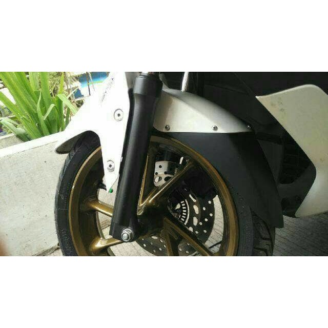 Mud Flap Nmax / Sambungan Spakbor Depan Nmax