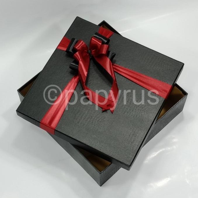

PAPYRUS 30x30 Tinggi 10cm Kotak Kado Gift Box Hadiah KOTA KADO