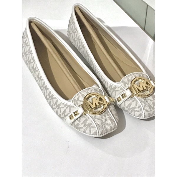 [NEW] Michael Kors Fulton Stud Signature Flats Vanilla Sz 9