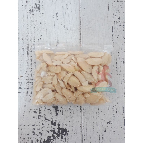 

Biji Kenari Slice 100gr