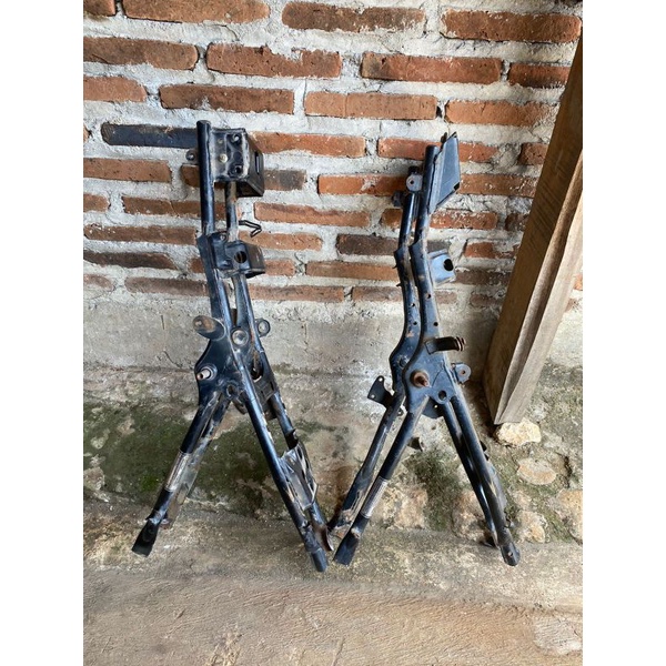 Rangka belakang potongan rangka belakang sambungan rangka belakang buntutan rangka megapro primus me