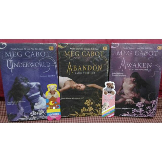 Set Abandon:Underworld:Awaken-Meg Cabot