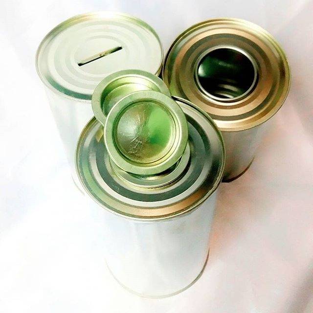 Celengan kaleng buka tutup