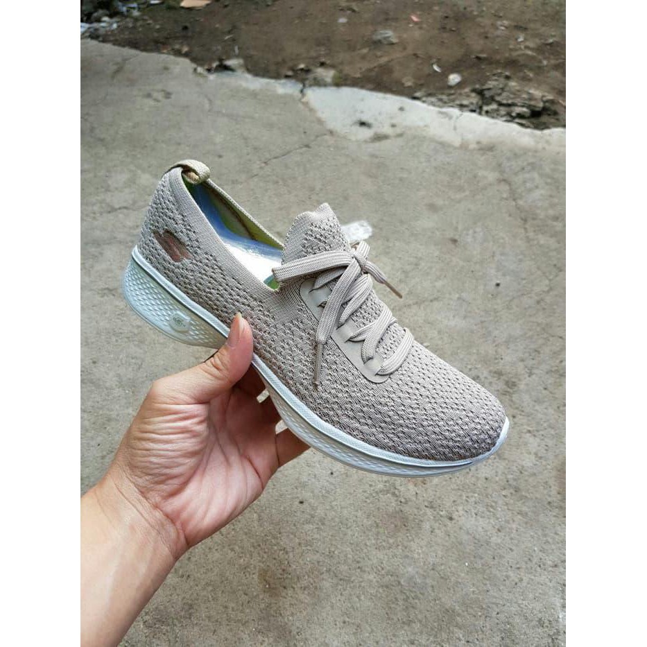 SEPATU SKECHERS GIFTED TALI ORIGINAL