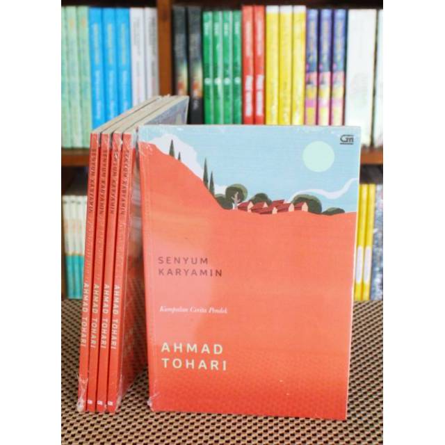 SENYUM KARYAMIN - Ahmad Tohari
