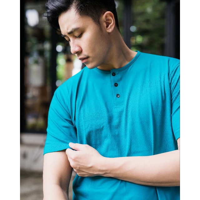 MANLY Kaos Kancing Hijau Tosca