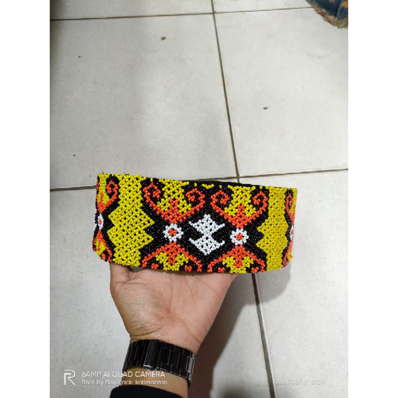 peci manik khas kalimantan