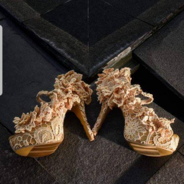 Wedding shoes lace