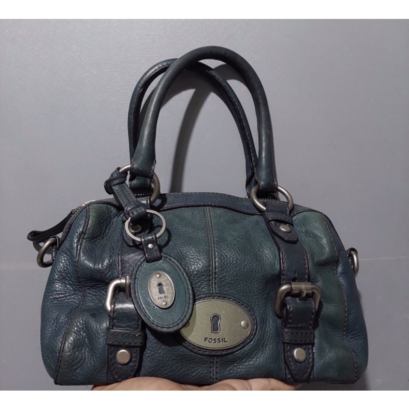 tas selempang fossil maddox size s hijau botol preloved second