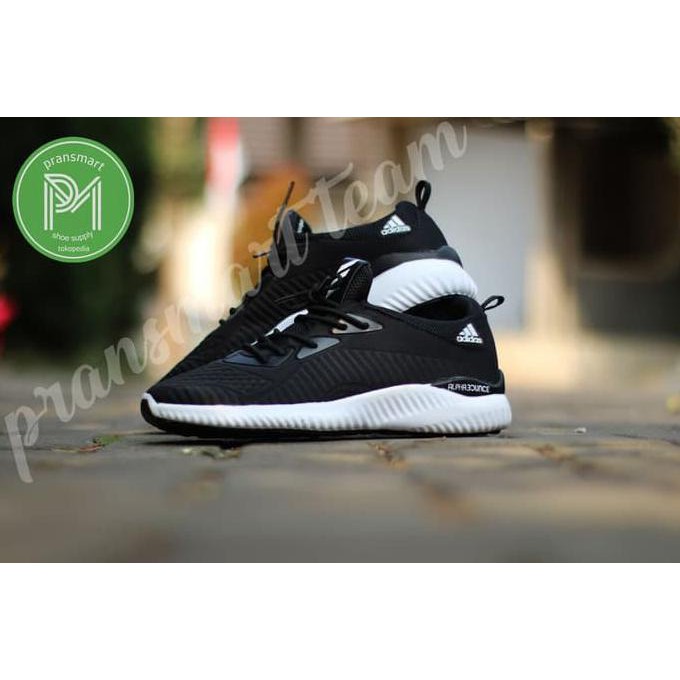 SEPATU SNEAKERS OLAHRAGA ADIDAS ALPHABOUNCE 2.0 HITAM PUTIH POLOS DISKON