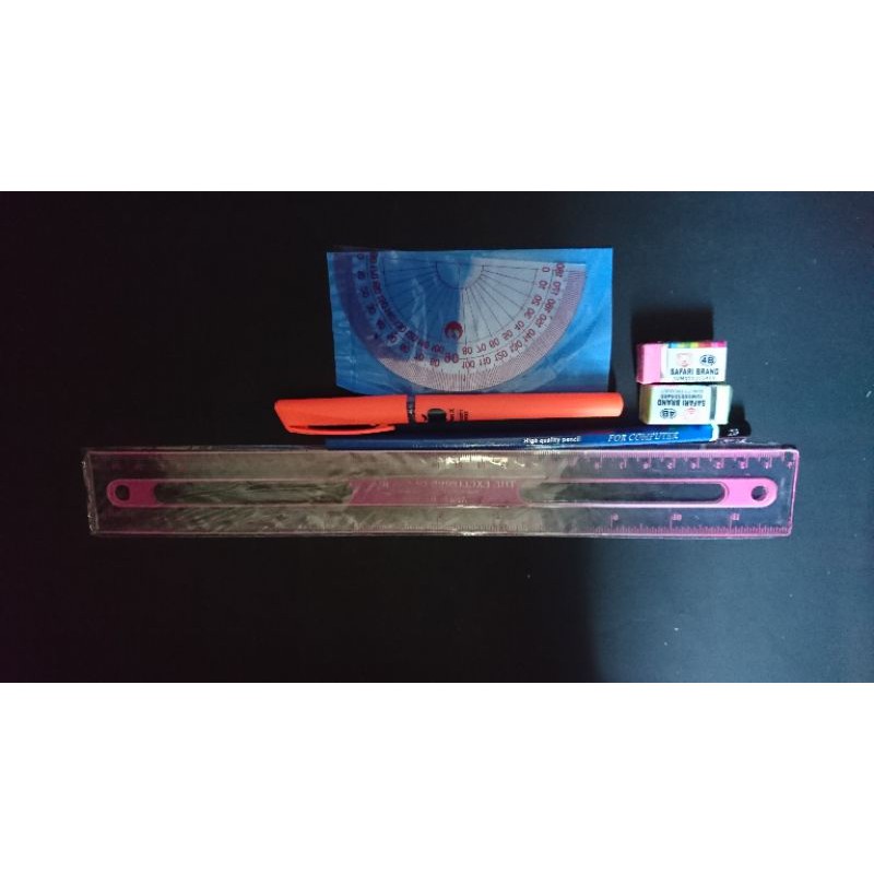 

perlengkapan alat tulis / pensil /bulpoin /penggaris / busur /penghapus