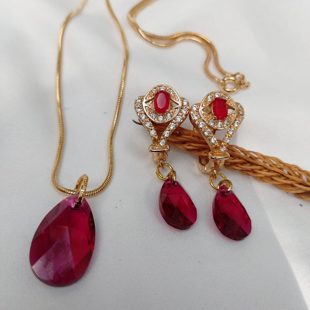 kalung liontin crystal swarovski