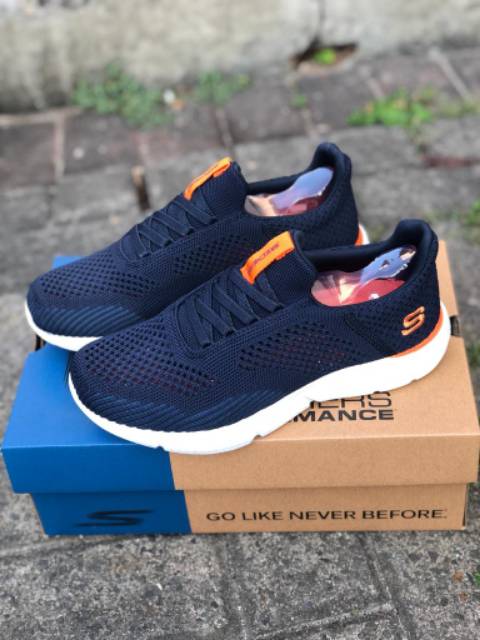 Skechers relaxed fit ingram MEN / Skechers pria ingram + Lengkap box