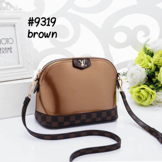 Lv alma Mini slingbag #9319