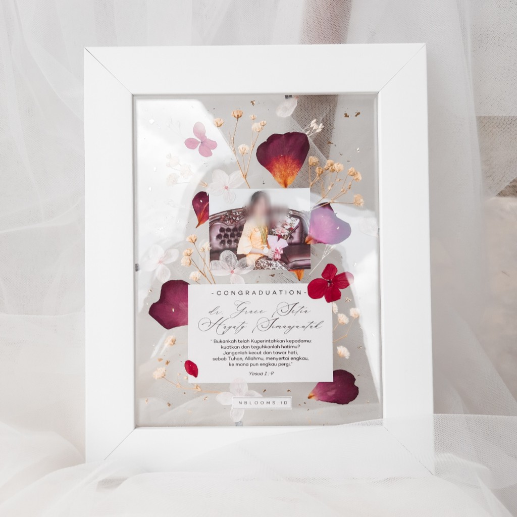 Pressed Flower Frame / Kado Wisuda / Size 6R Double Glass / Red