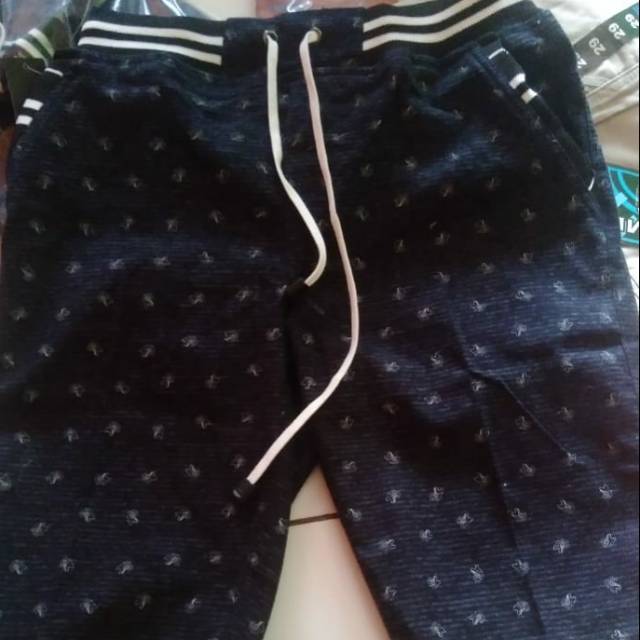 Celana Pendek Laki-laki Dewasa