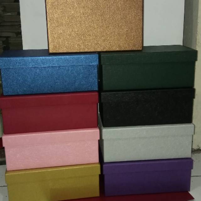 

Kotak kado JB 5/giftbox uk. 31 x 21 tinggi 12cm menerima pembuatan custom