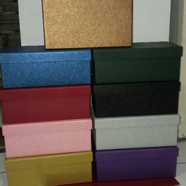 

Kotak kado JB 5/giftbox uk. 31 x 21 tinggi 12cm menerima pembuatan custom