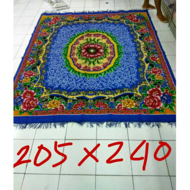 Karpet ambal warna biru