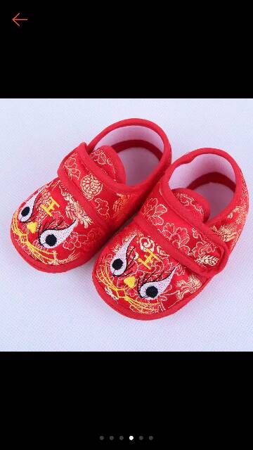 Sepatu baby imlek