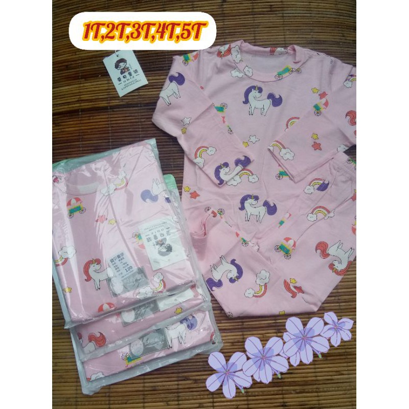 setelan piyama unicorn