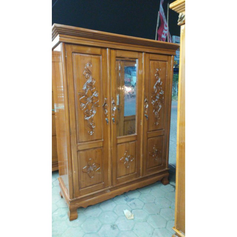 LEMARI PAKAIAN JATI 3PINTU KNOCKDOWN