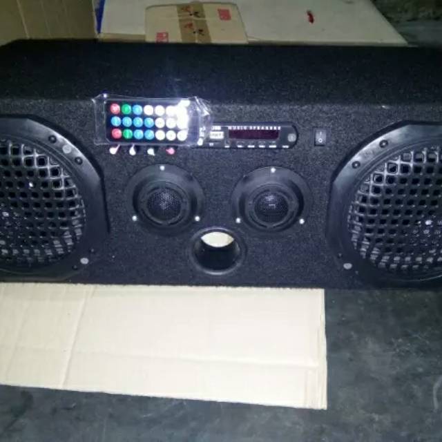 Speaker Aktif Mobil USB MMC Radio FM 12V