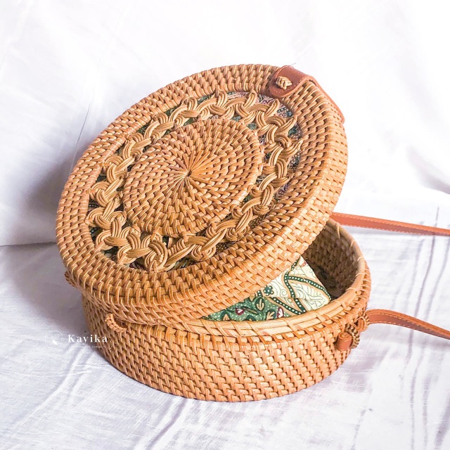 Tas Selempang Rotan Bulat Gendit  Diameter 20 cm - Tas Rotan Bali Premium