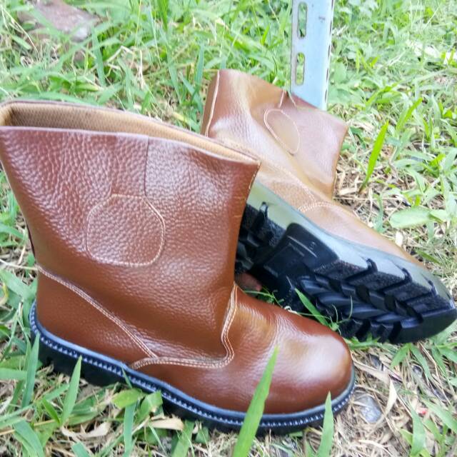 Sepatu pdl proyek kulit asli nyaman dipakai