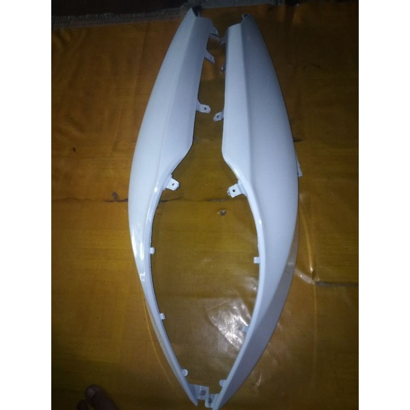 body Mio j warna putih