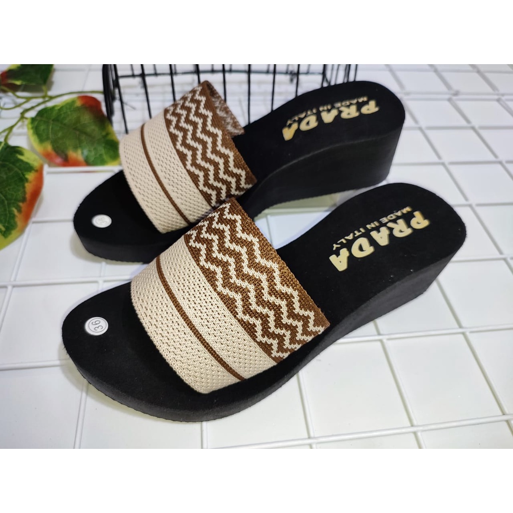 SANDAL WEDGES WANITA SLOP RAJUT BATIK 001