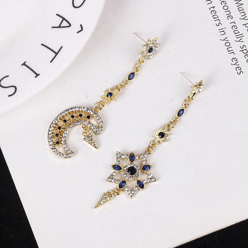 Anting Tusuk Gantung Asimetris Bahan Sterling Silver 925 Desain Bulan + Bintang Gaya Korea / Trendy Untuk Wanita