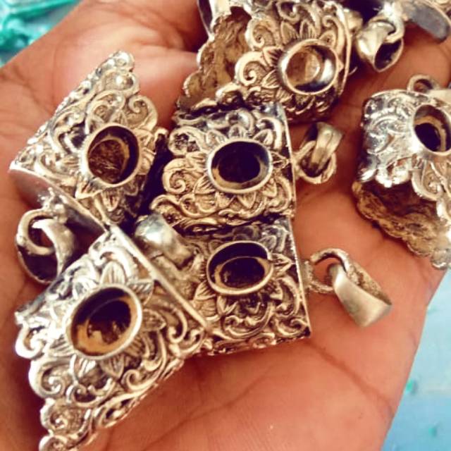 Ring LIONTIN bahan dari MONEL