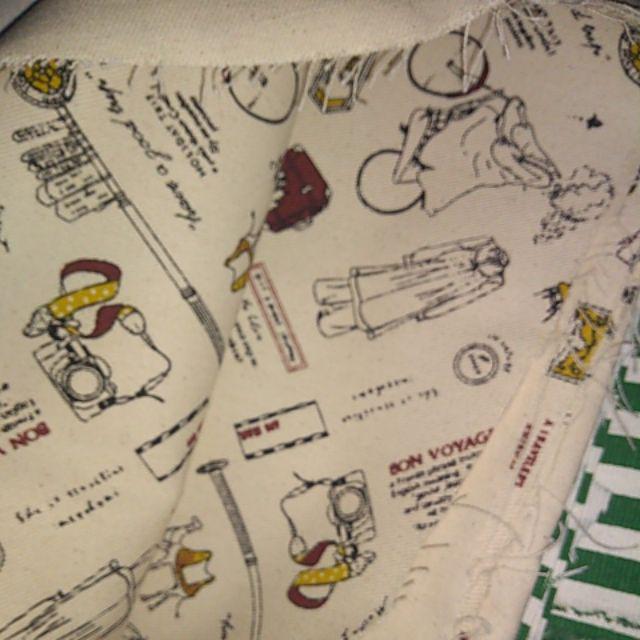 Kanvas Motif Bon Voyage